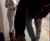 На стройке зрелку трахает